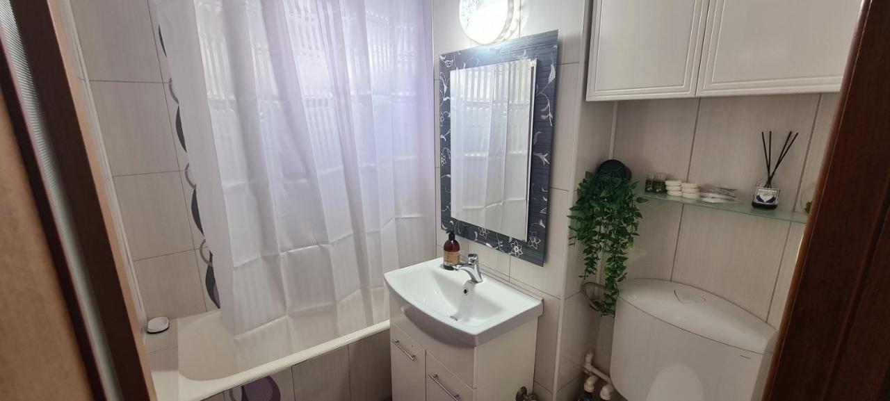 Perfect View Apartament 2 Rooms Self Check-In Бухарест Экстерьер фото